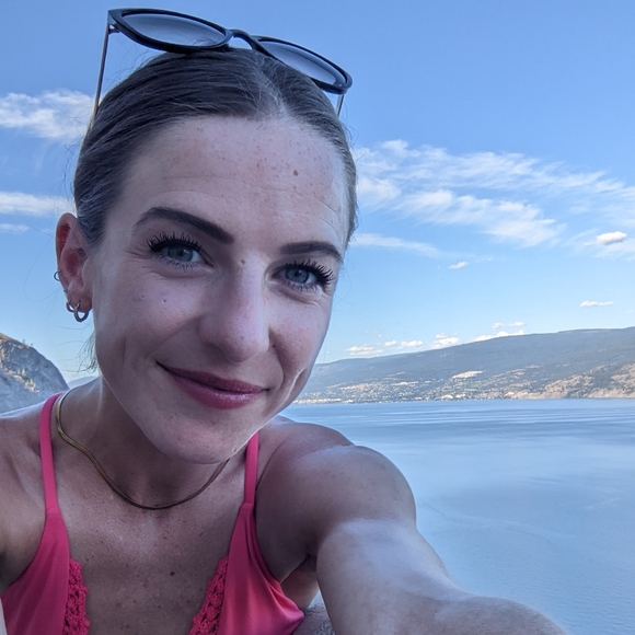 Meet your Posher, Em - Picture 3 of 8